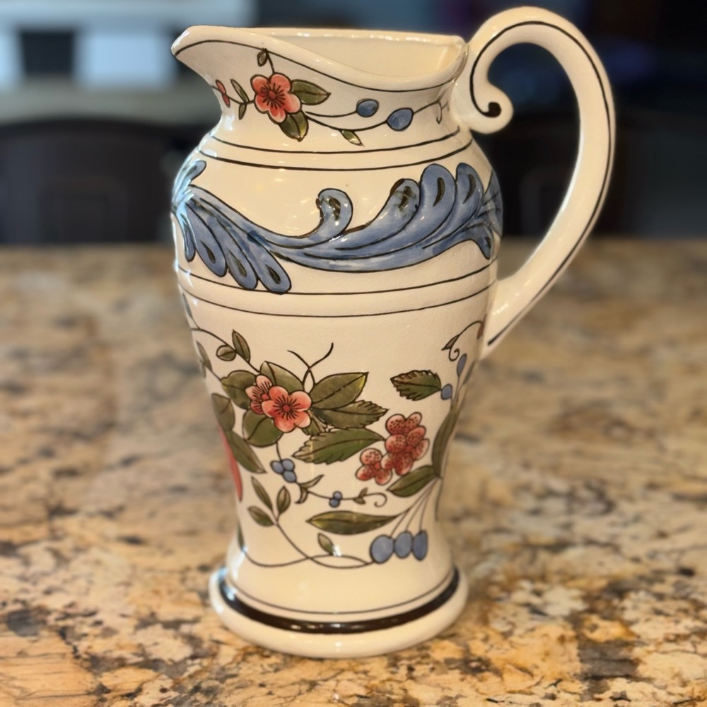 Vintage Floral Ceramic wall pocket vase